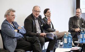 Andi Goral, Norbert Kersting, Alexander Vogel und Kai Heddergott (v.l.) beschäftigen sich mit institutioneller Berichterstattung. | Foto: Alexander Schneider