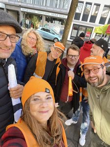 Streik-Selfie aus Essen: Zahlreiche Mitarbeitende haben sich in mehreren Runden eingesetzt. | Foto: Stepahnie Funk-Hajdamowicz